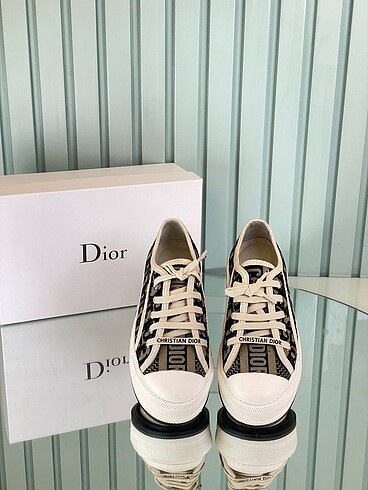 38 Beden Christian Dior Sneaker