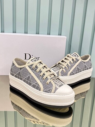 Christian Dior Sneaker
