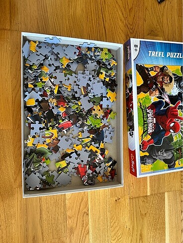 Beden Trefl Puzzle Spiderman 260 Parça 8+