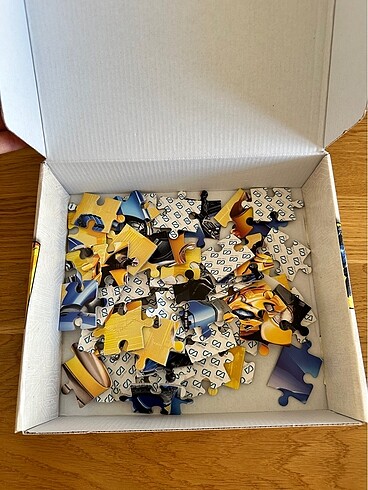 Beden Renk Transformers Bumblebee 60 parça Puzzle