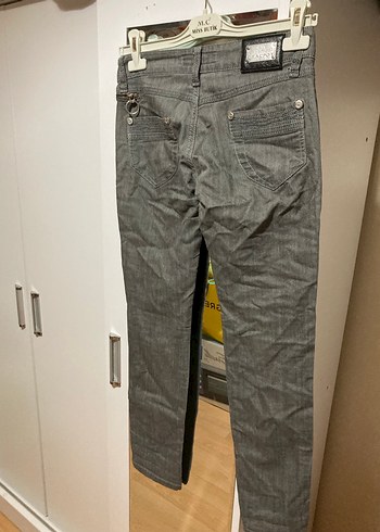 Gri Mini Kemerli Sokak Stili Kadın Kot - Görsel 5