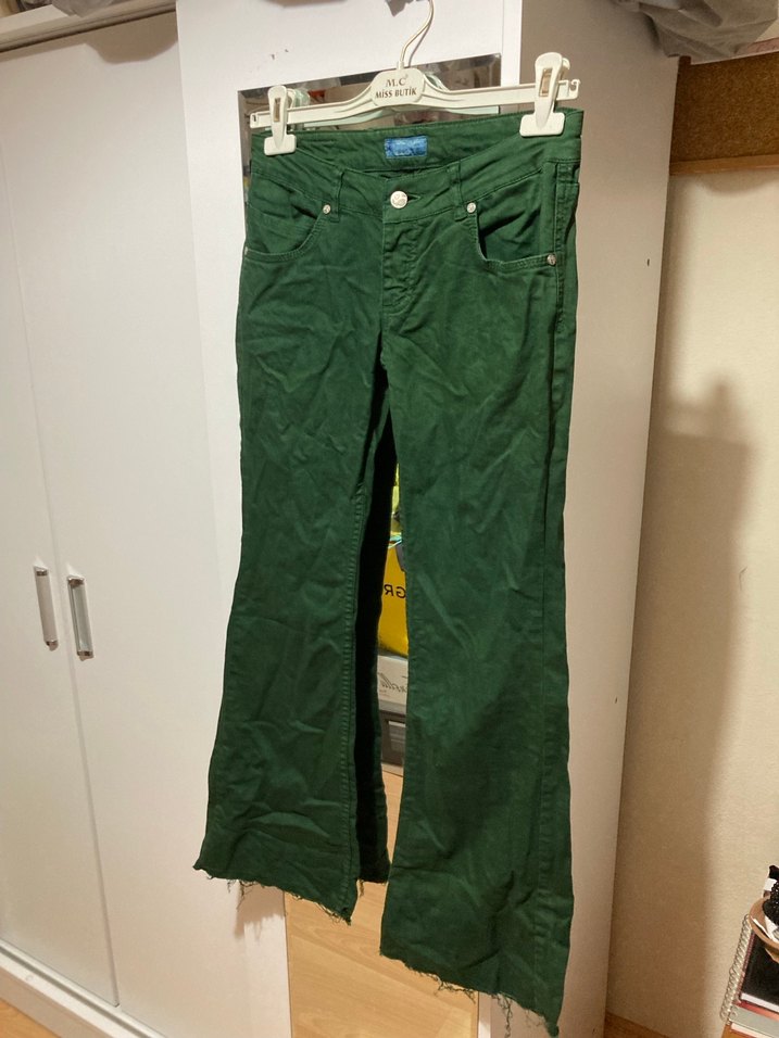 Yeşil Kemerli Kadın Keten Pantolon - Görsel 3