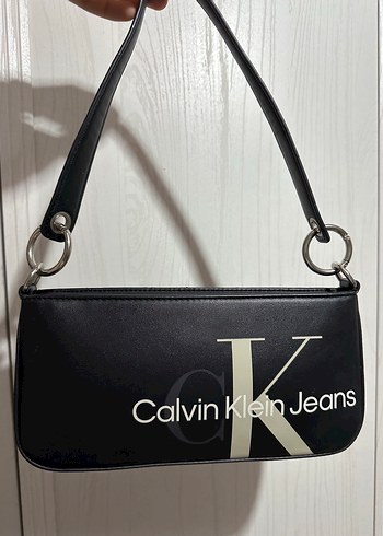 Calvin Klein Siyah Deri Kadın Omuz Çantası
