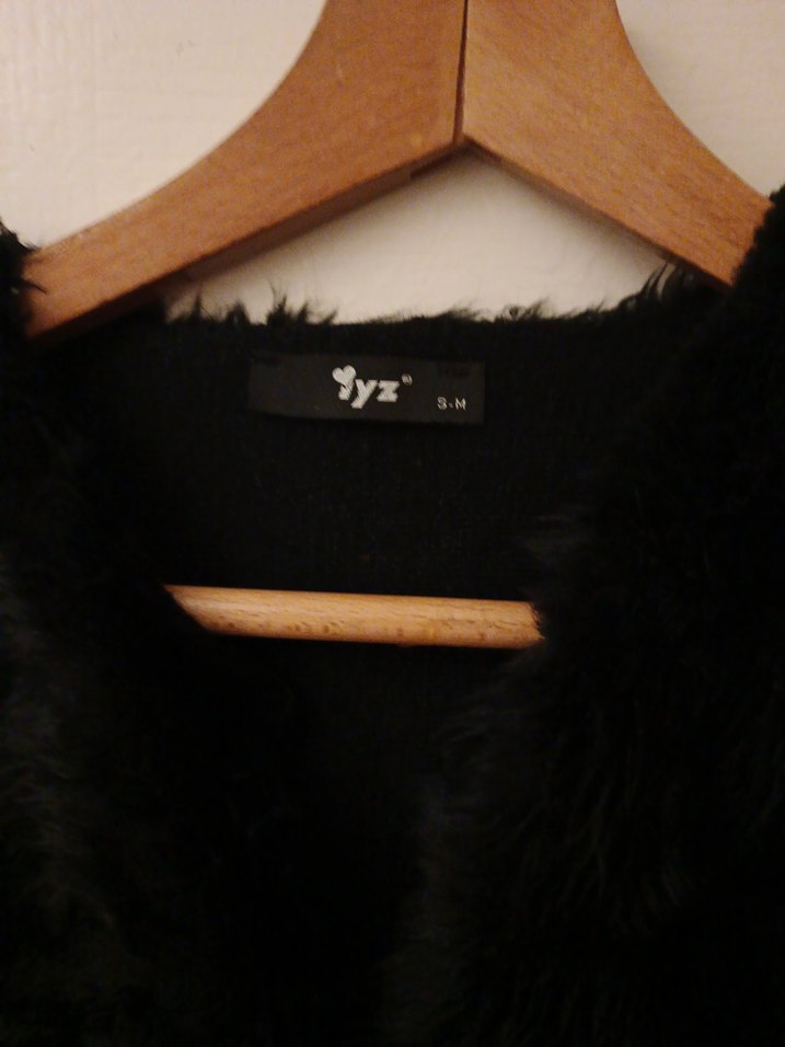 Siyah Uzun Kürklü Kadın Yelek - Görsel 4