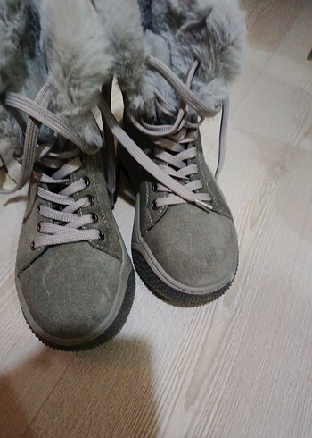 Gri Süet Kürklü Kadın Dolgu Topuk Bot - Görsel 2