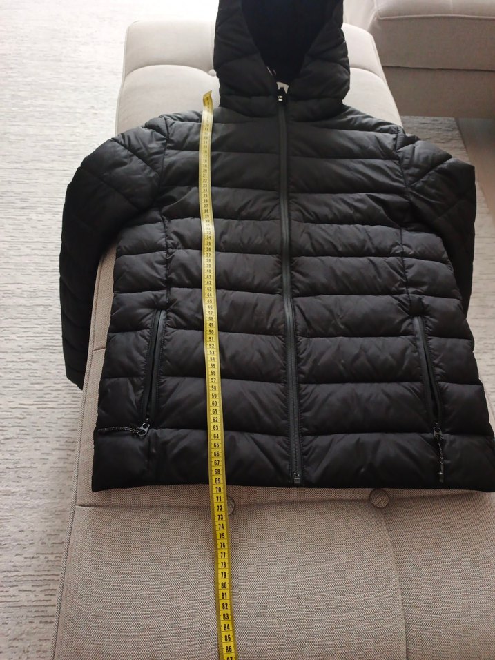 Siyah Kapüşonlu Kadın Kışlık Mont - Görsel 3