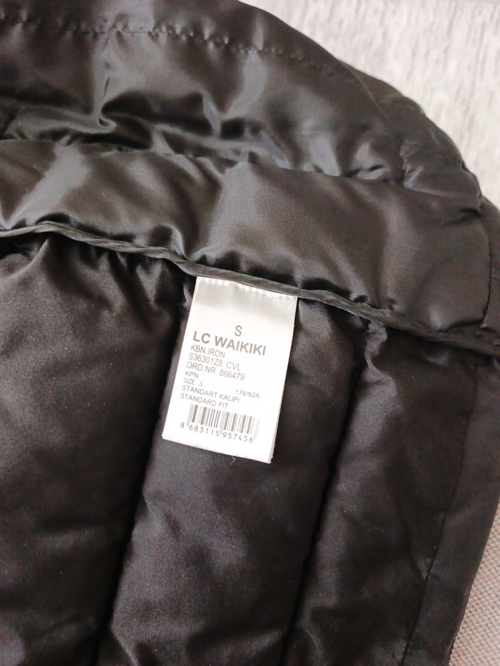 Siyah Kapüşonlu Kadın Kışlık Mont - Görsel 5