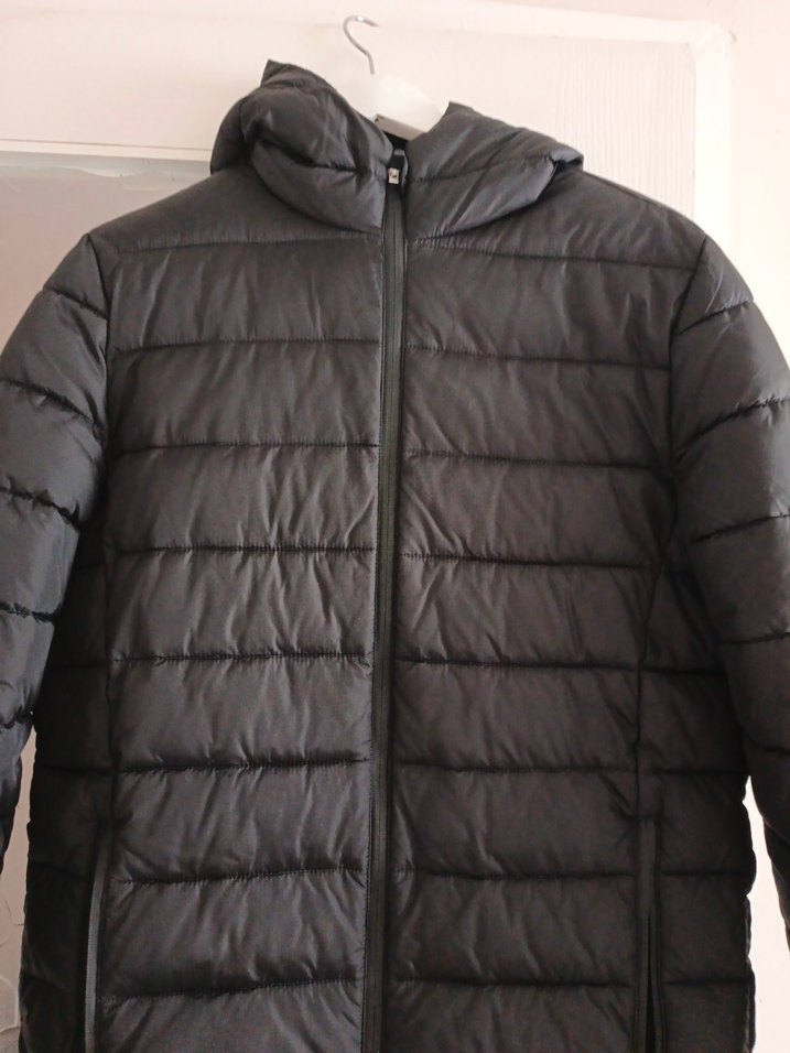 Siyah Kapüşonlu Kadın Kışlık Mont - Görsel 2