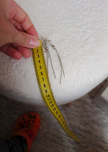 Gri Püsküllü Minimalist Gotik Küpe - Görsel 5