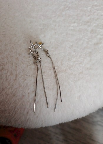 Gri Püsküllü Minimalist Gotik Küpe - Görsel 4