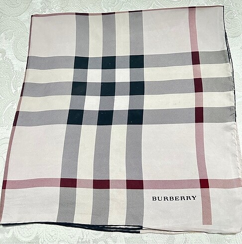 BURBERY TWİL İPEK EŞARP