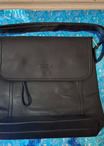 Zara Siyah Fermuarlı Kadın Deri Çanta