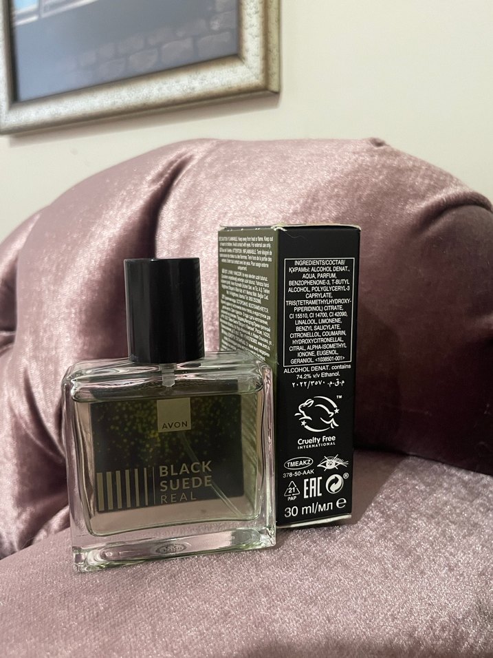 Avon Black Suede Real erkek Parfümü 30ml - Görsel 2