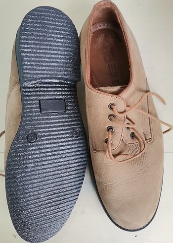 Bej Minimalist Erkek Ayakkabı Bağcığı - Görsel 5