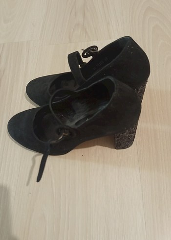 Siyah Süet Stiletto Topuklu Kadın Ayakkabı - Görsel 3