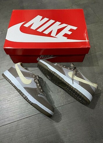 Nike Dunk Spor Ayakkabı 