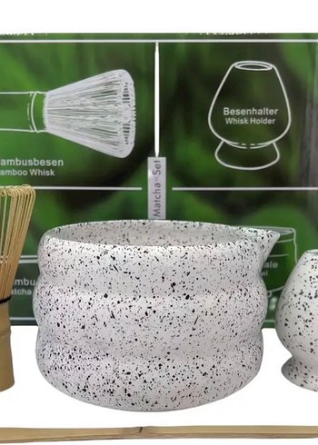 Desenli matcha seti hiç kullanılmadı