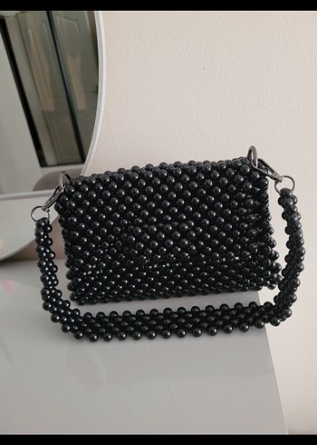 Zara Siyah Boncuklu Minimalist Kadın Çanta