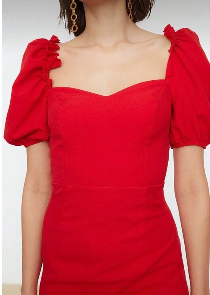Kırmızı elbise - Görsel 3