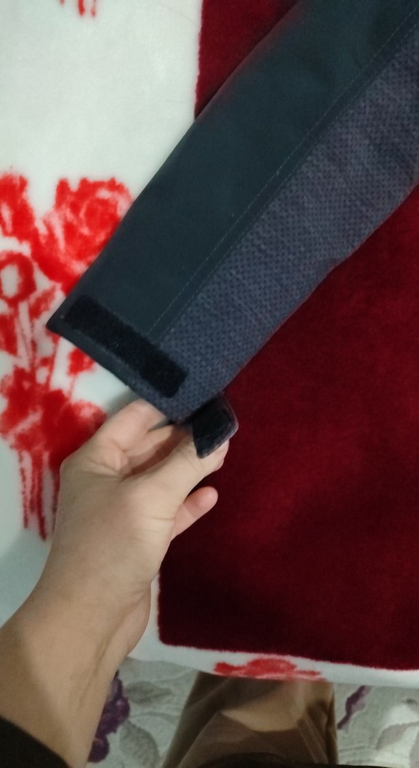 Erkek Çocuk Siyah Kapüşonlu Fermuarlı mont - Görsel 5