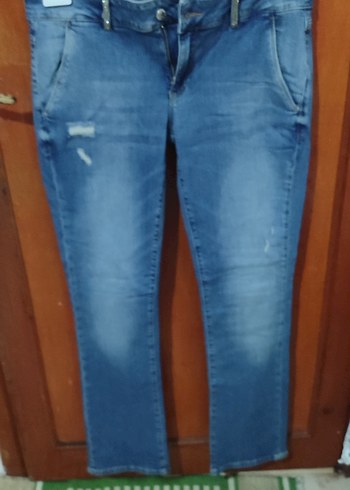 Guess Mavi Yikamali Tasli Dar Kesim Jean