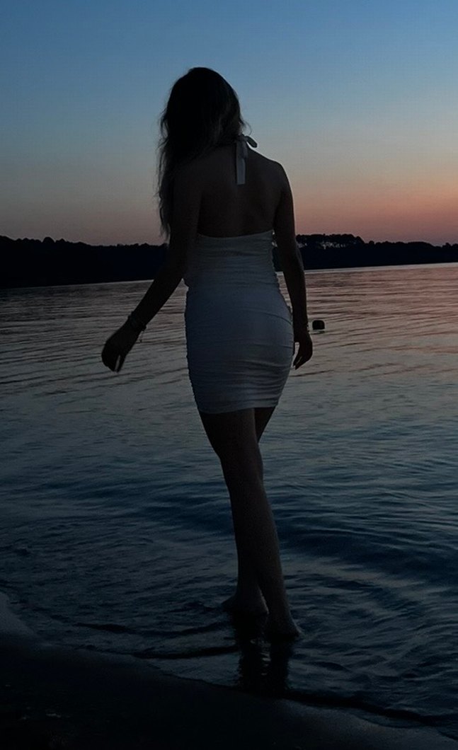 Tredyolmilla beyaz basic güllü mezuniyet elbisesi - Görsel 5