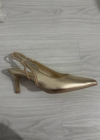Altın Renkli gold topuklu ayakkabı kısa ince topuklu - Görsel 3