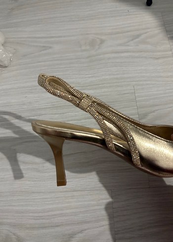 Altın Renkli gold topuklu ayakkabı kısa ince topuklu - Görsel 4