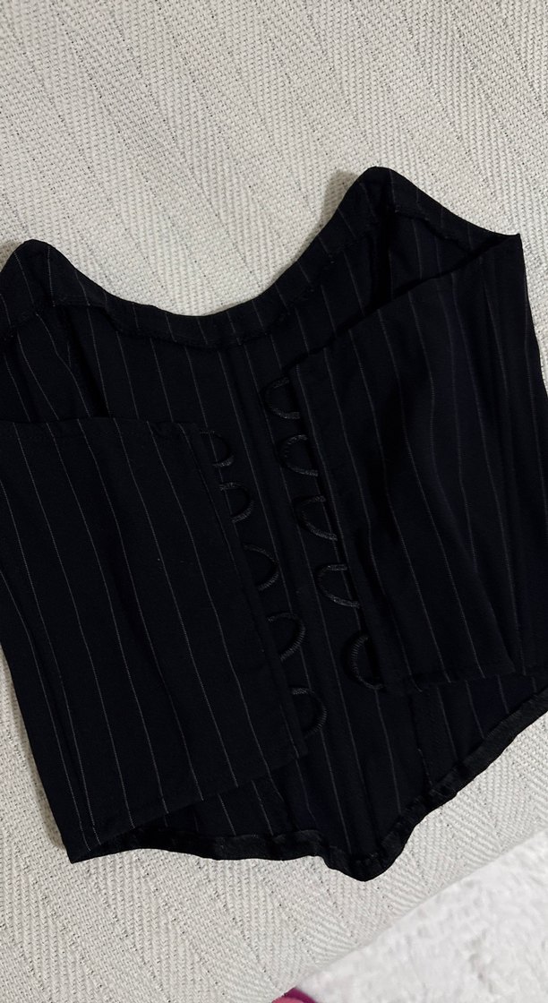 Siyah Çizgili Özel Dikim Straplez Korse - Görsel 3