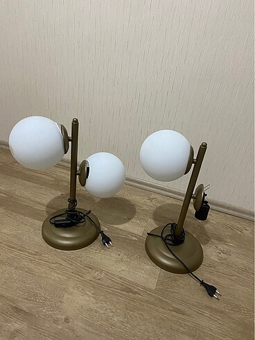 Diğer 2 adet eskitme gold abajur