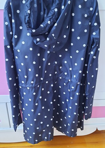 DeFacto Gri Puantiyeli Uzun Düğmeli Yağmurluk - Görsel 2