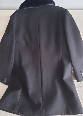 Kürklü Yaka Detaylı Siyah  Kadın Kaban - Görsel 3