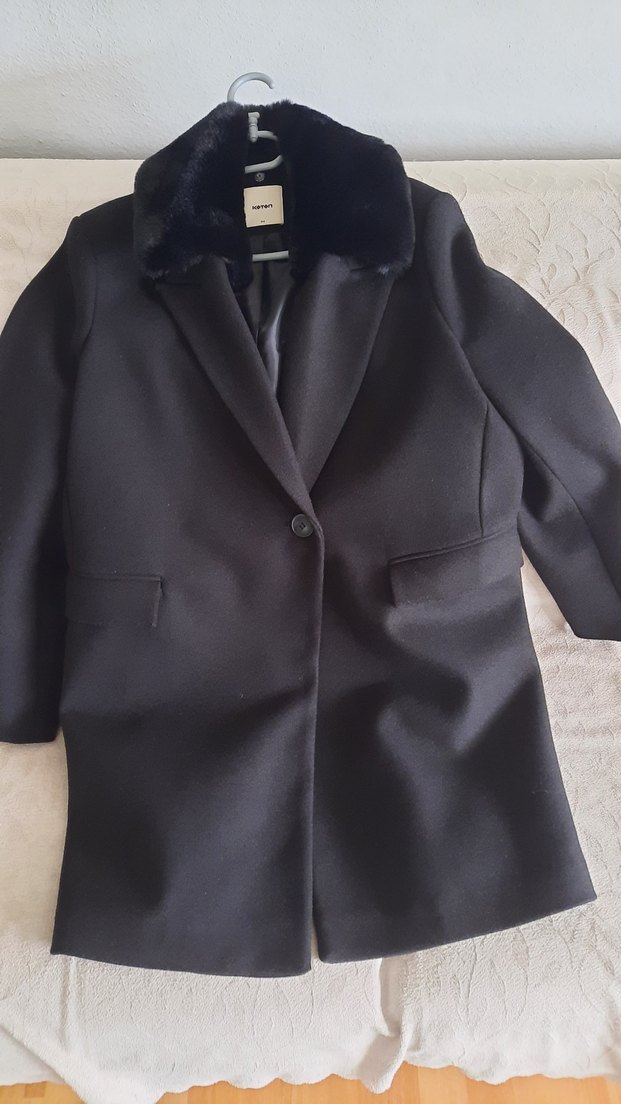 Kürklü Yaka Detaylı Siyah  Kadın Kaban - Görsel 2