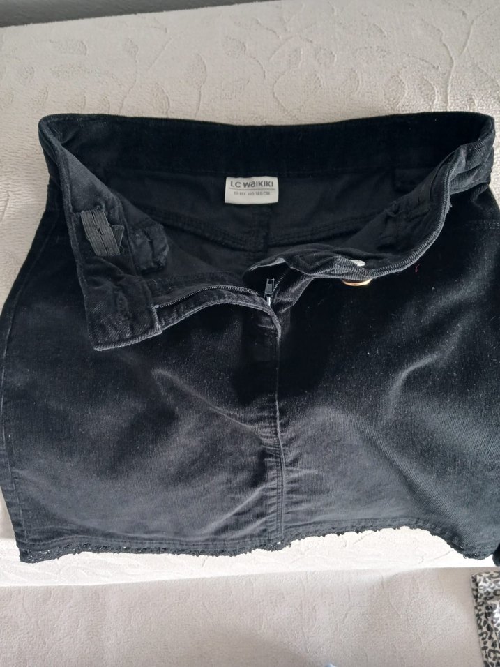 Siyah Süet Düğmeli Mini Etek - Görsel 2