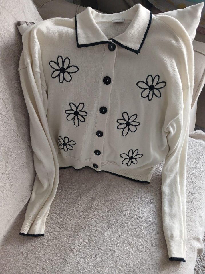 Nakışlı Beyaz Kız çocuk Triko Hırka - Görsel 2