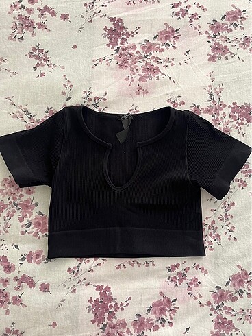 siyah basic crop