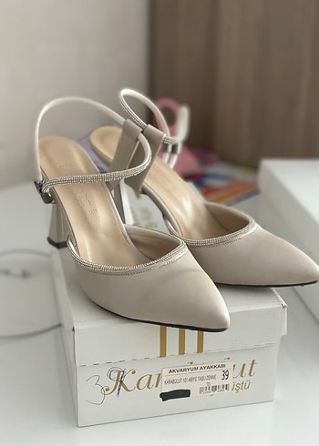 Diğer Bej Stiletto Topuklu Kadın Ayakkabı