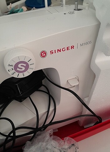 Singer M1605 beyaz dikiş makinesi
