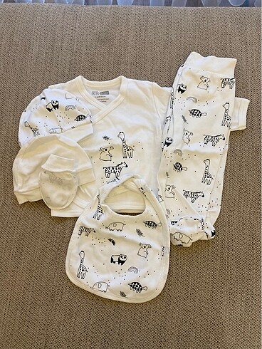 Hello Baby set ve 5 adet iç zıbın (tek fiyat)