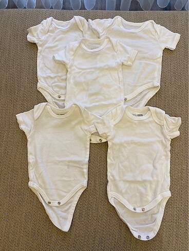 3 Ay Beden Hello Baby set ve 5 adet iç zıbın (tek fiyat)