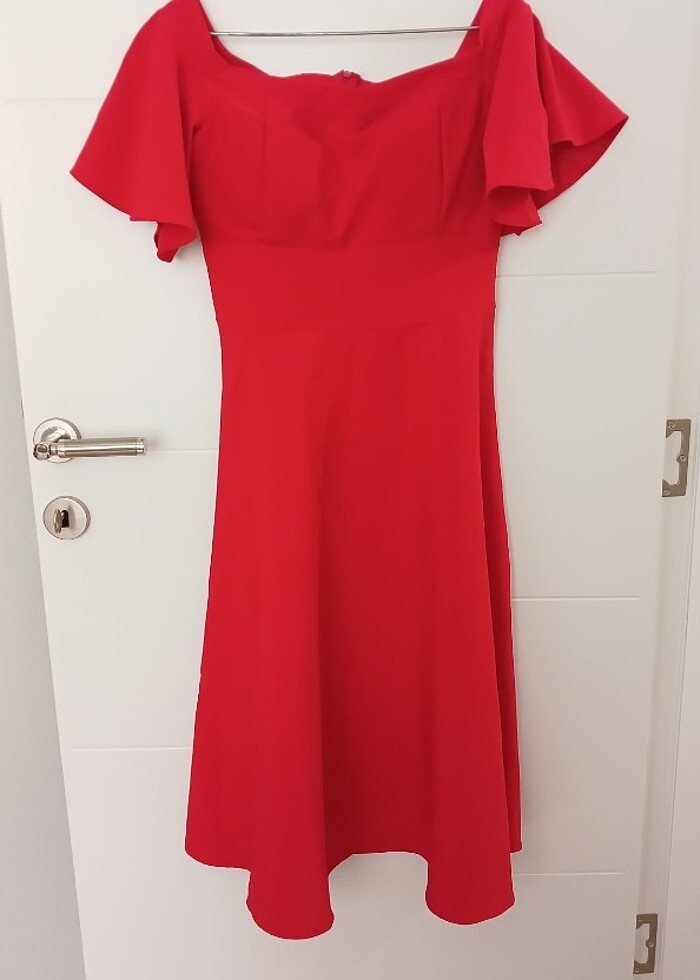Kırmızı davet elbisesi - Görsel 2