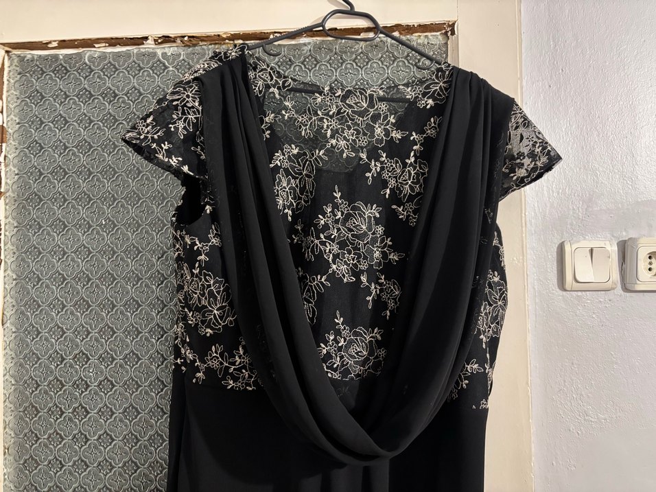 Nakışlı V Yaka Siyah Uzun Abiye Elbise - Görsel 3