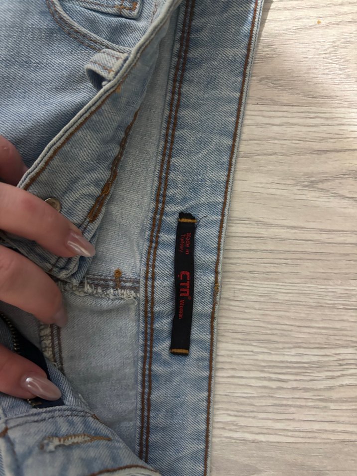 Mavi Mini Bol Kesim Kadın Denim Şort - Görsel 2