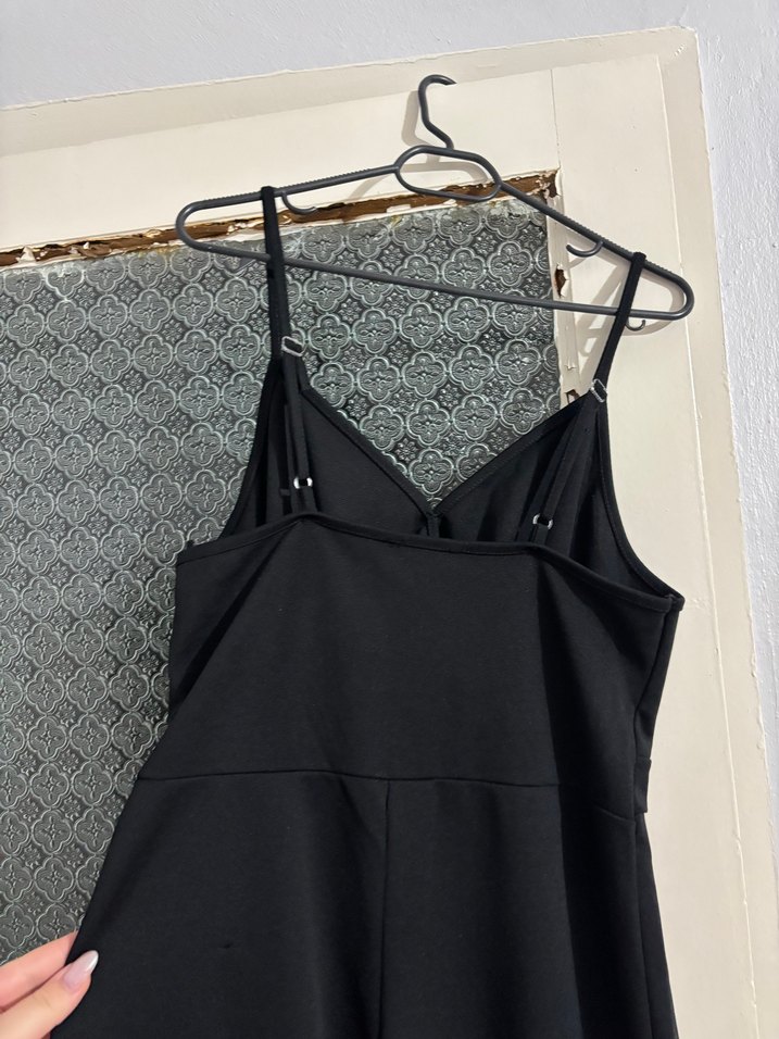 Siyah V Yaka İnce Askılı Tulum - Görsel 3