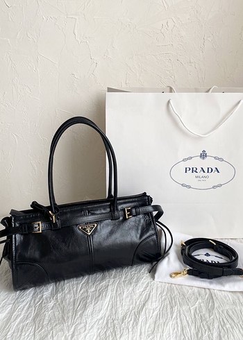Prada Parlak Siyah Deri Kadın Çanta