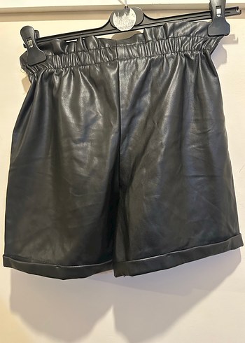 Siyah Deri Kadın Mini Şort - Görsel 2