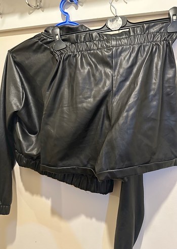 Siyah Deri Kadın Mini Şort - Görsel 3