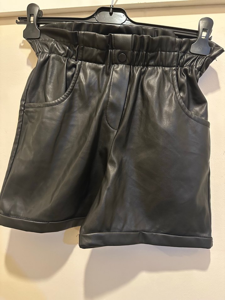 Siyah Deri Kadın Mini Şort - Görsel 4