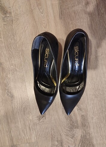 39 numara siyah stiletto
