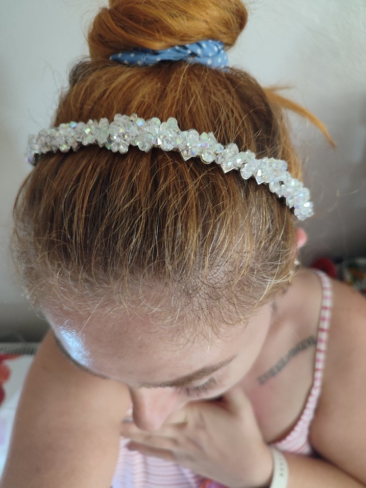 Boncuklu Beyaz Cam Taç - Görsel 3